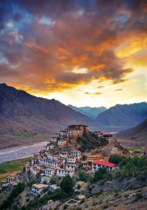 Spiti valley Tour package For Couple I Family Package